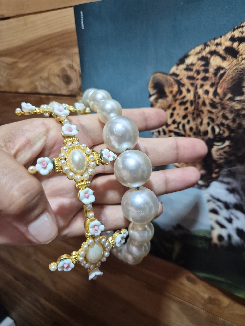 Glam Girl Fashion Gold & White Pearl Flower Headband
